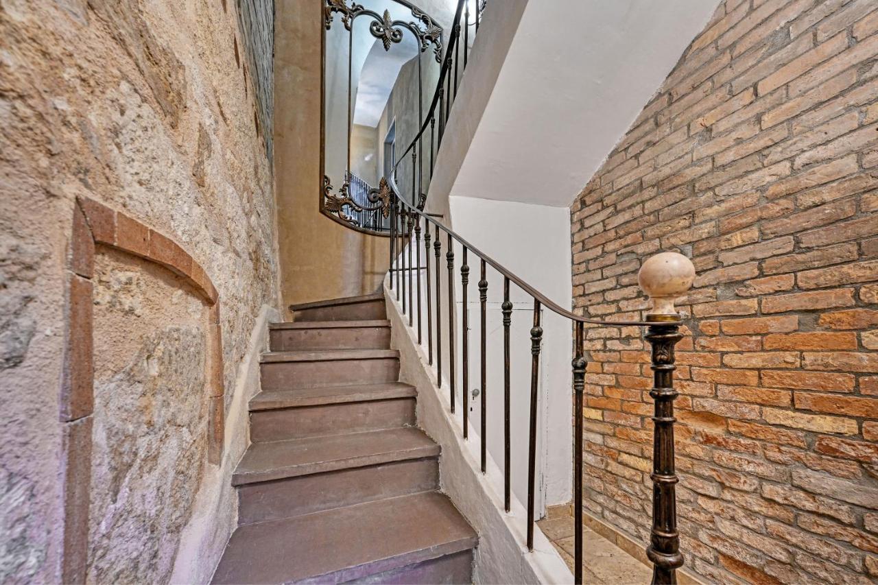 Au Coeur Des Papes, Dans Batisse De Charme Studios & Appartements En Coeur De Ville Avinyon Dış mekan fotoğraf