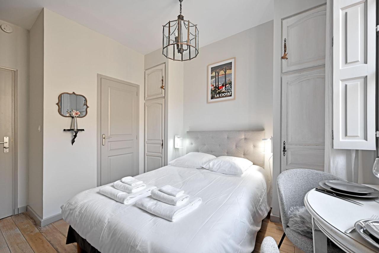 Au Coeur Des Papes, Dans Batisse De Charme Studios & Appartements En Coeur De Ville Avinyon Dış mekan fotoğraf