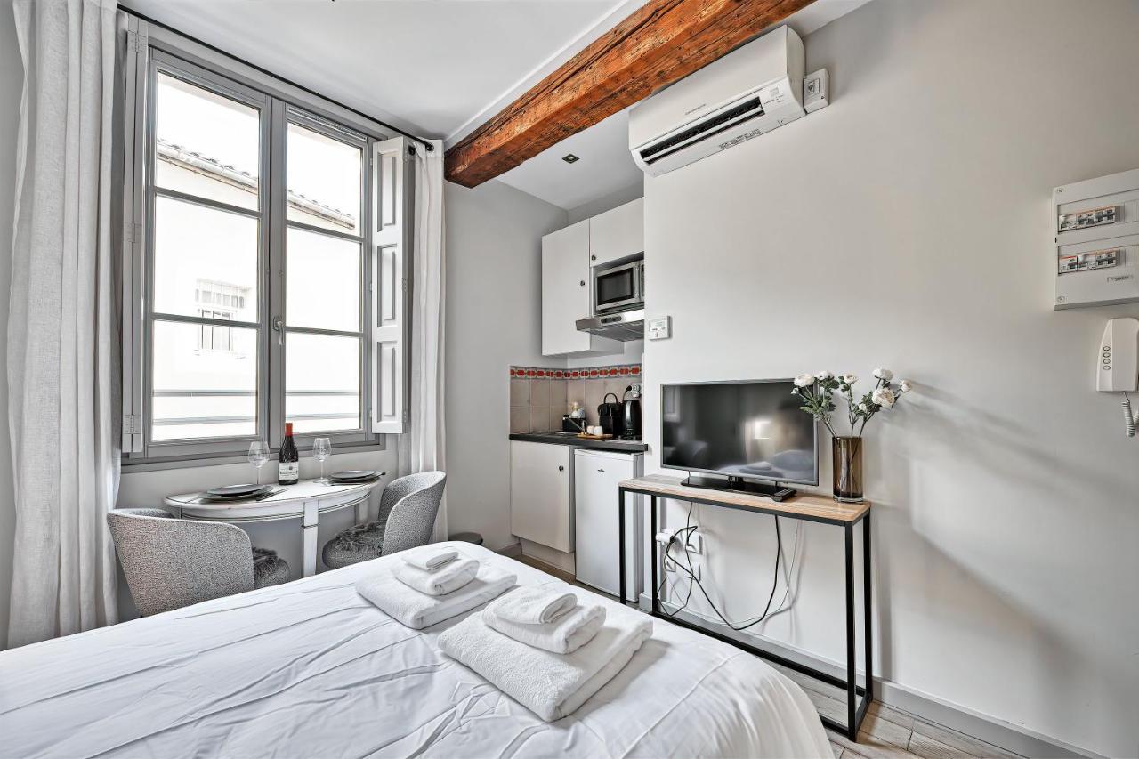 Au Coeur Des Papes, Dans Batisse De Charme Studios & Appartements En Coeur De Ville Avinyon Dış mekan fotoğraf