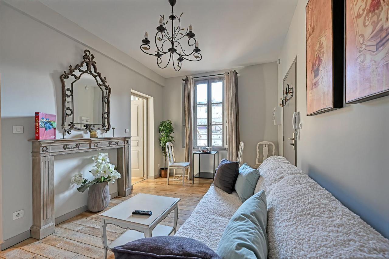 Au Coeur Des Papes, Dans Batisse De Charme Studios & Appartements En Coeur De Ville Avinyon Dış mekan fotoğraf