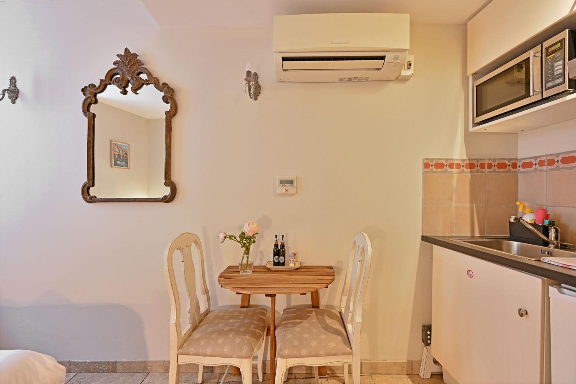 Au Coeur Des Papes, Dans Batisse De Charme Studios & Appartements En Coeur De Ville Avinyon Dış mekan fotoğraf