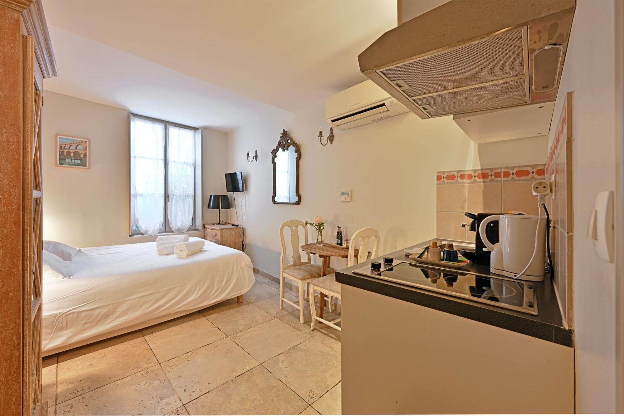 Au Coeur Des Papes, Dans Batisse De Charme Studios & Appartements En Coeur De Ville Avinyon Dış mekan fotoğraf